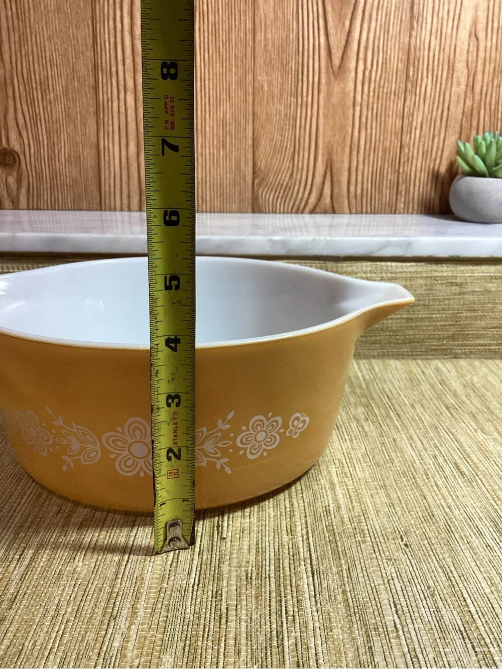 Vintage Pyrex Butterfly Gold Casserole Dish 2.5 Qt
